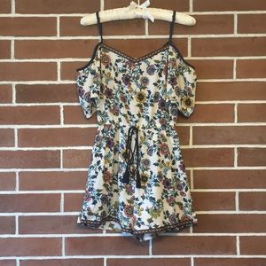 💐Floral Cold Shoulder Romper